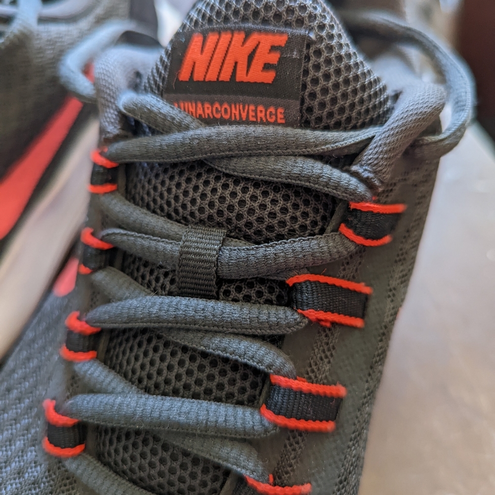 Nikes - Picture 4 of 6